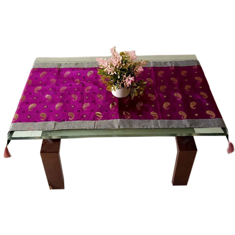 purple table runner