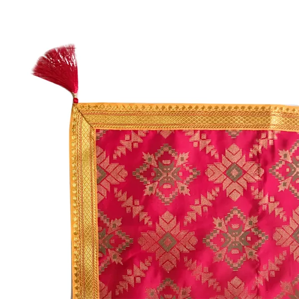 red pooja aasan