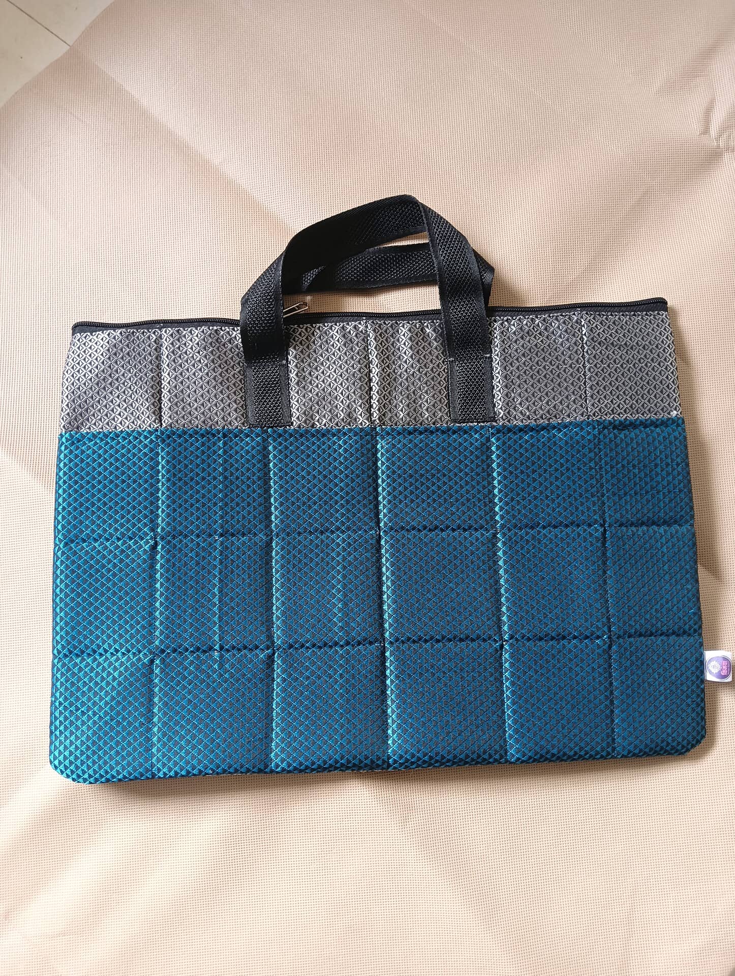 laptop sleeve gray without border